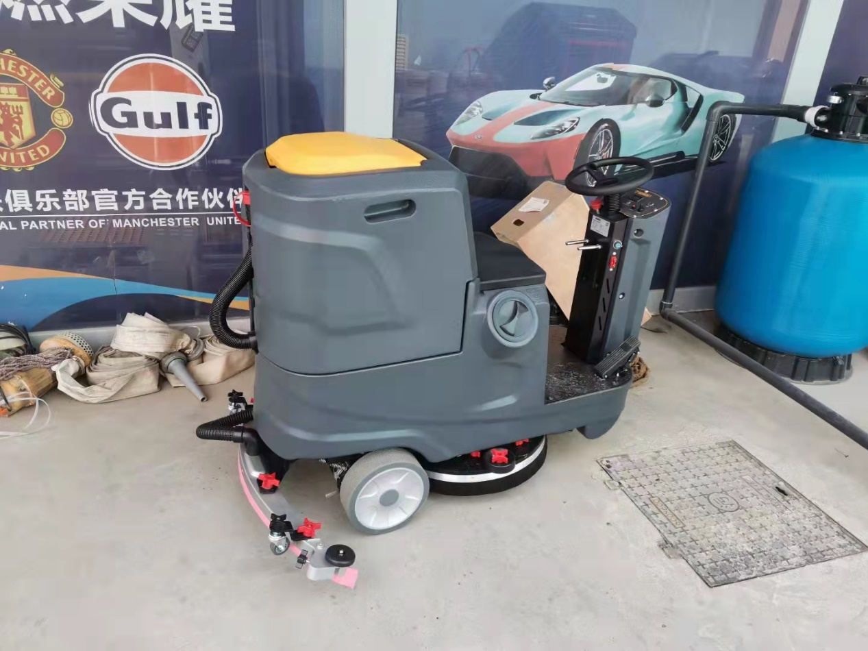 K70駕駛式洗地機(jī)